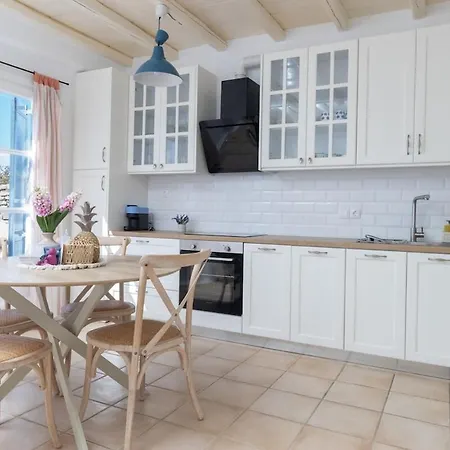 بيت للعطل Cycladic Boungainvillea كالافاتيس