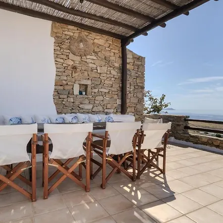 Cycladic Boungainvillea بيت للعطل كالافاتيس